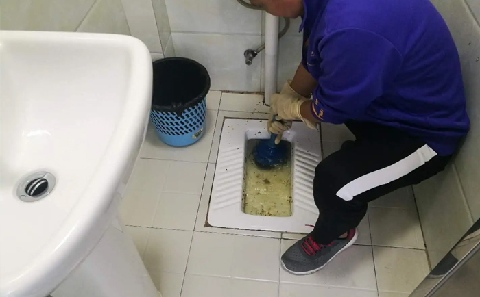 总口管理区疏通蹲坑